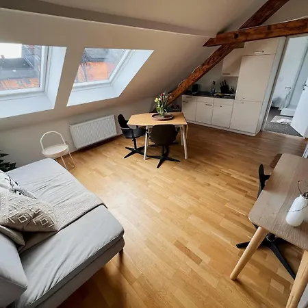 Stilvolle Stadtwohnung - Self Check-in Mit Guten Parkmoeglichkeiten Apartament